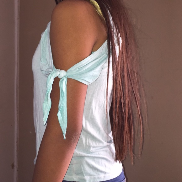 Tops - Picture 6 of 8